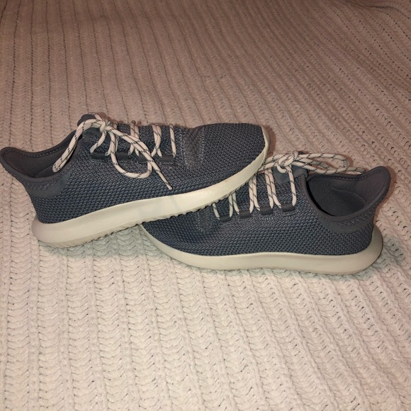 Adidas shoes. Size 7 - Picture 2 of 3